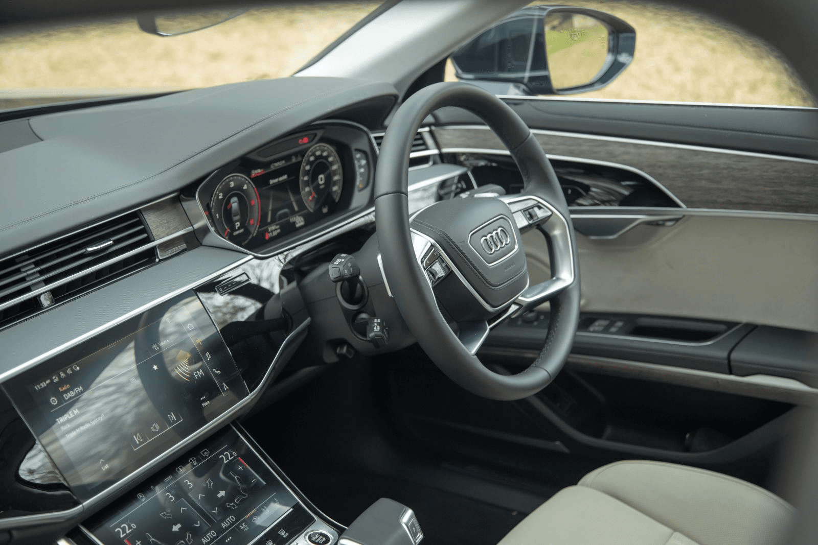 Luxury 1 in Picture3 with COMBINED CHAUFFEURED CARS GROUP