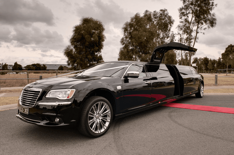 Luxury Service in Limocar with COMBINED CHAUFFEURED CARS GROUP